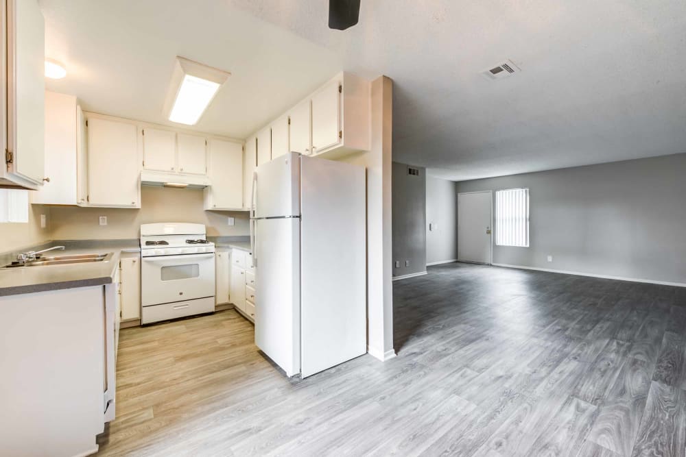 Kitchen at Sienna Heights Apartment Homes
