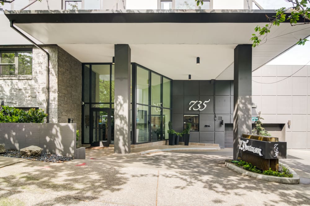 Southwest Portland, OR Apartments | 735 St. Clair