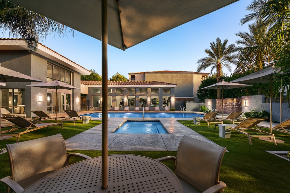 Beautiful swimming pool at Avenue 25 Apartments in Phoenix, Arizona