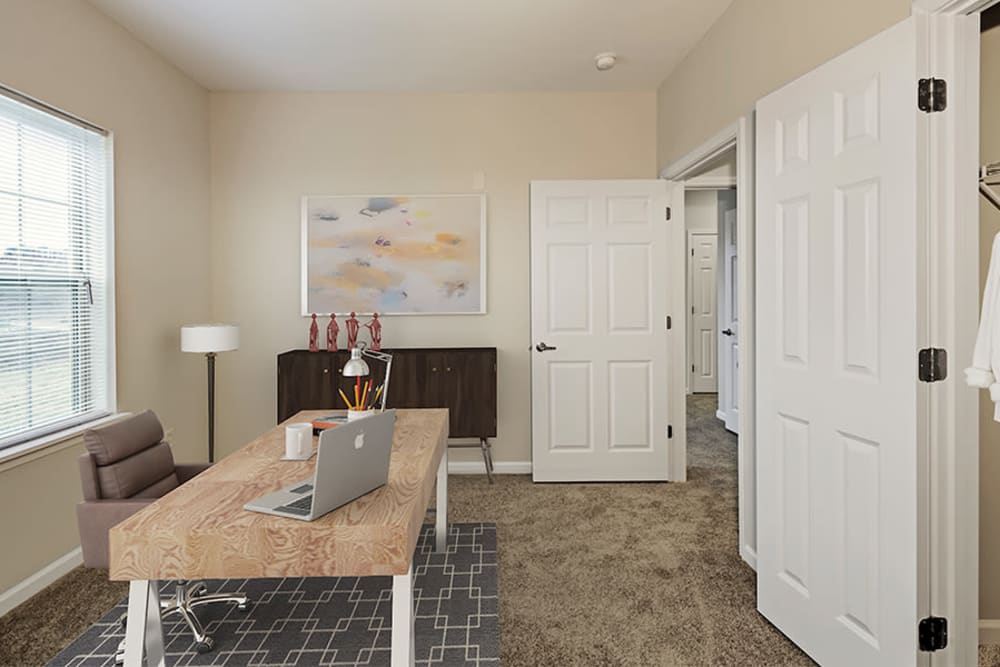 Reserve at Southpointe offers large modern bedrooms in Canonsburg, Pennsylvania