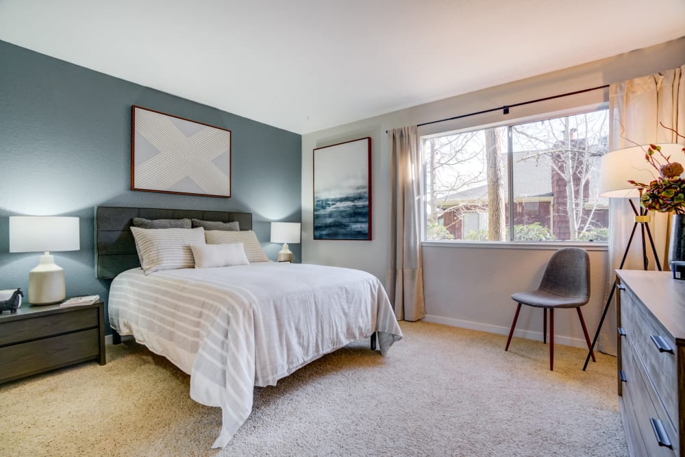 Haven Martinez offers a Bedroom in Martinez, California