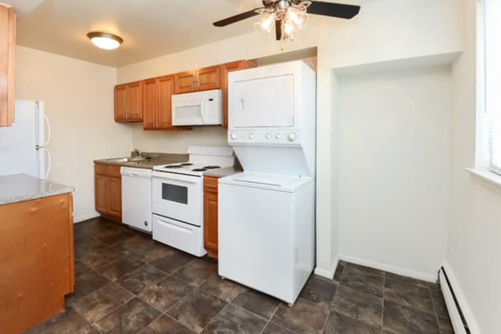 Fully-equipped kitchen at Warwick Terrace Apartment Homes