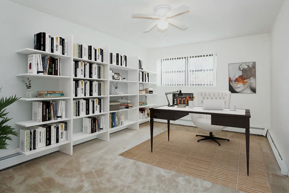 Home office space at Lexington House Apartment Homes in Cherry Hill, New Jersey
