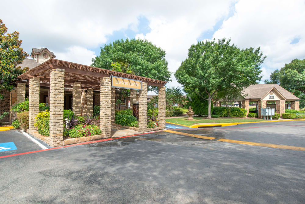 Photos of 8500 Harwood Apartment Homes in North Richland Hills, TX