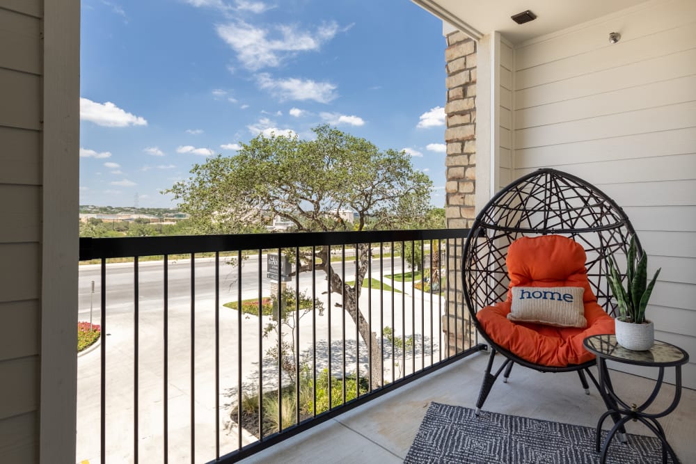 Private balcony at The Abbey at Sonterra | Apartments in San Antonio, Texas