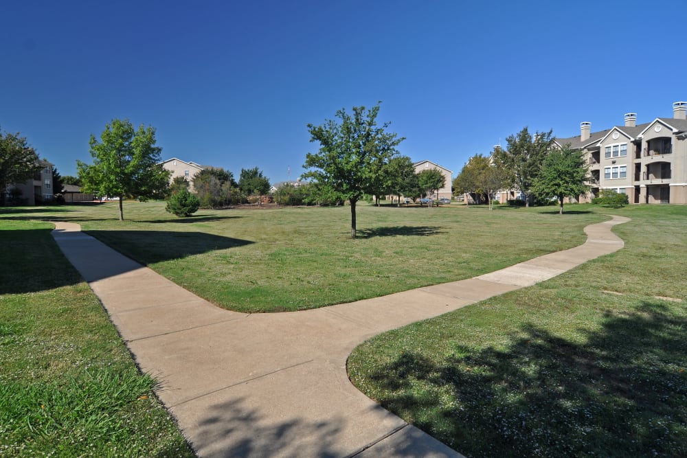 Photos of Arbrook Park Apartment Homes in Arlington, TX
