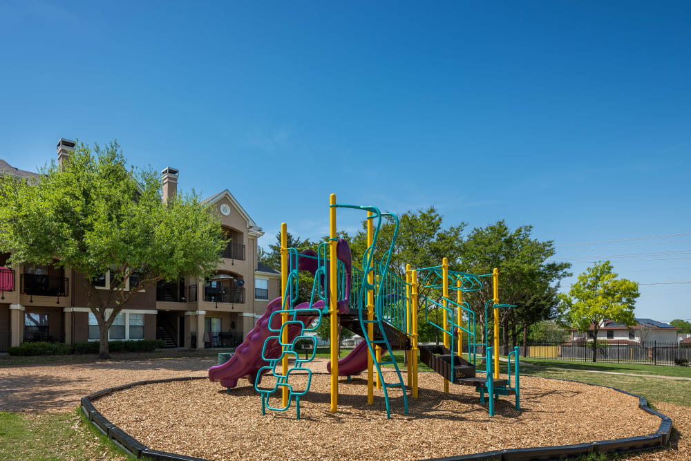 Photos of Arbrook Park Apartment Homes in Arlington, TX