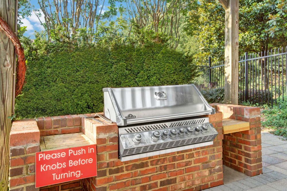 Community barbecue space at Avia at North Springs in Atlanta, Georgia 