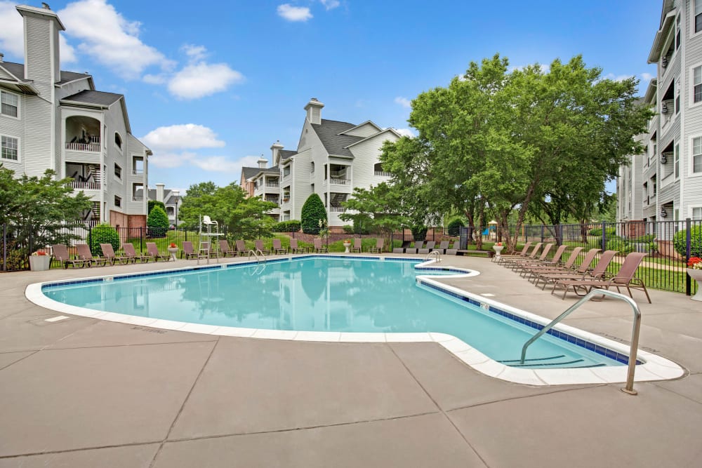 Photos of Sussex at Kingstowne Apartments in Alexandria, VA