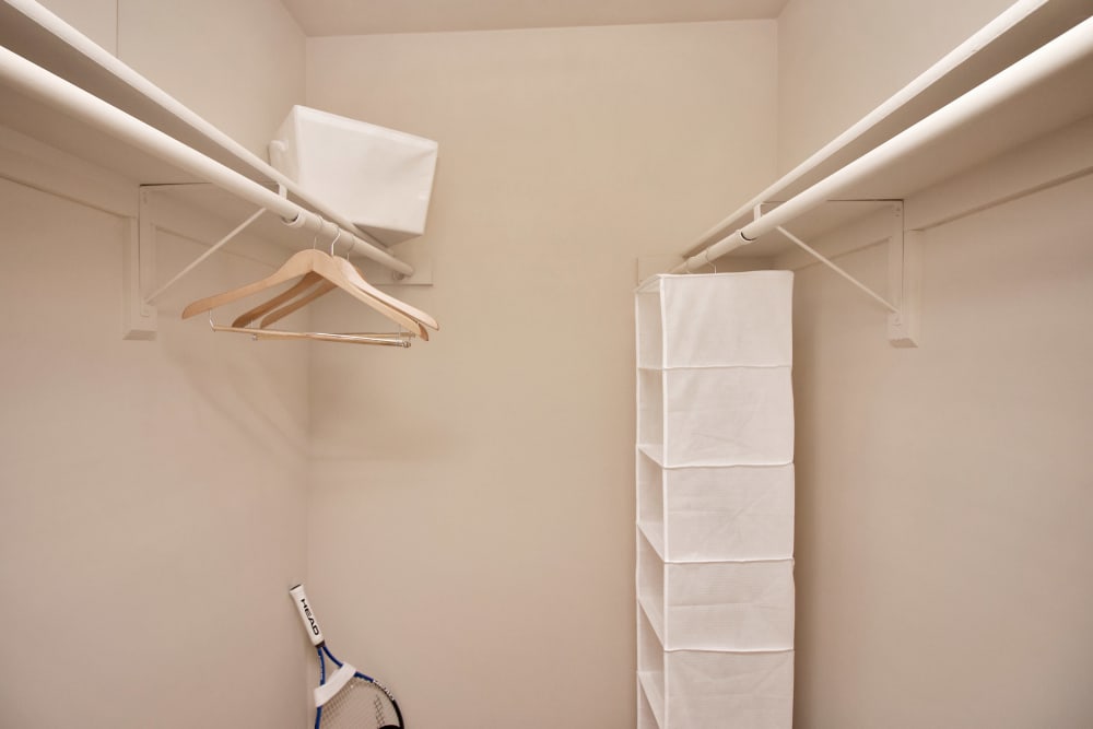 Photos of Runaway Bay Apartments | Apartments in Virginia ...