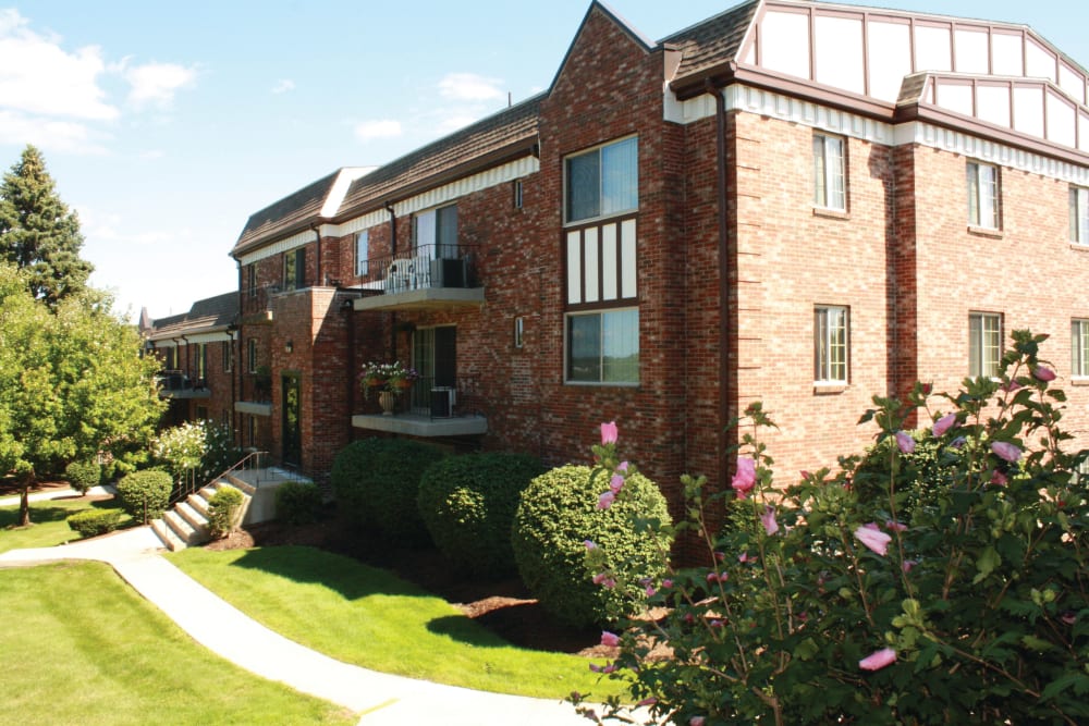 Exterior of apartment building at The Heights At Marlborough in Marlborough, Massachusetts