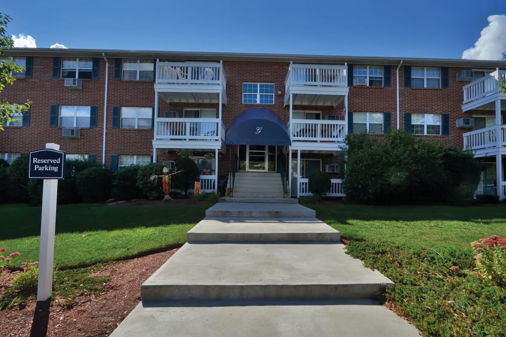 Photos of Middlesex Crossing | Apartments in Billerica, MA