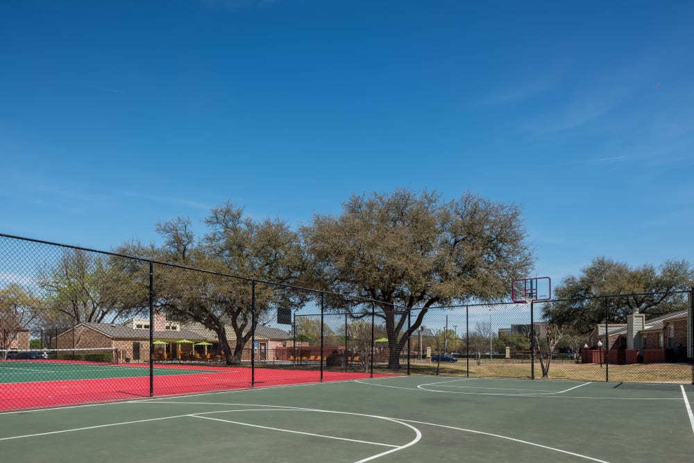 Basketball court on site at The Fairway Apartments in Plano, Texas