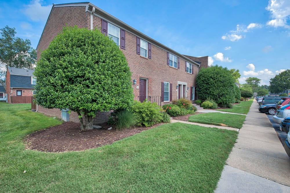 Exterior of Maple Bay Townhomes in Virginia Beach, Virginia