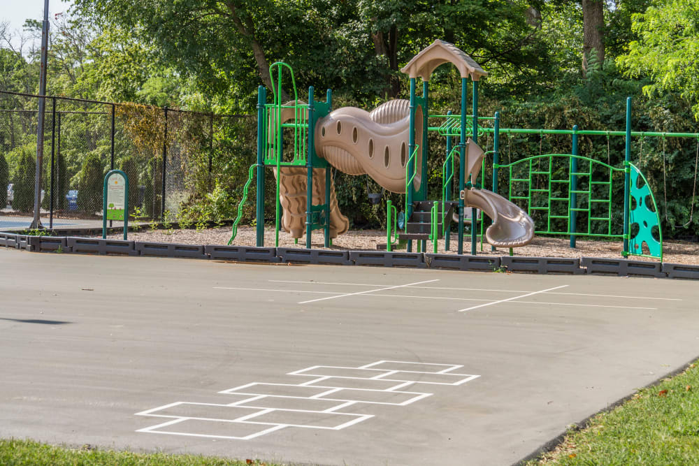Louisville, KY Apartments near Fern Creek Park at Hurstbourne
