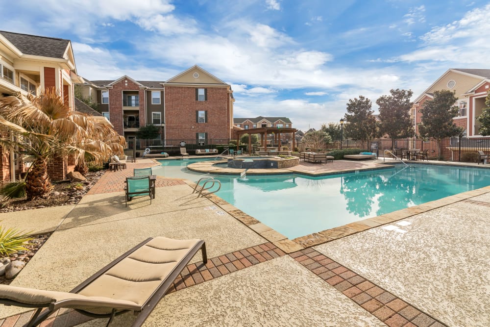 Photos of Vista 121 Apartment Homes Apartments in Lewisville, TX