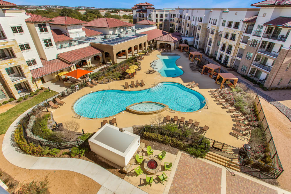 View of entire pool area at Villas at the Rim in San Antonio, Texas