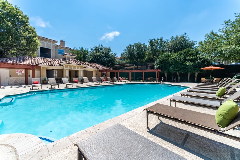Enjoy Apartments with a Swimming Pool at Estancia at Ridgeview Ranch 