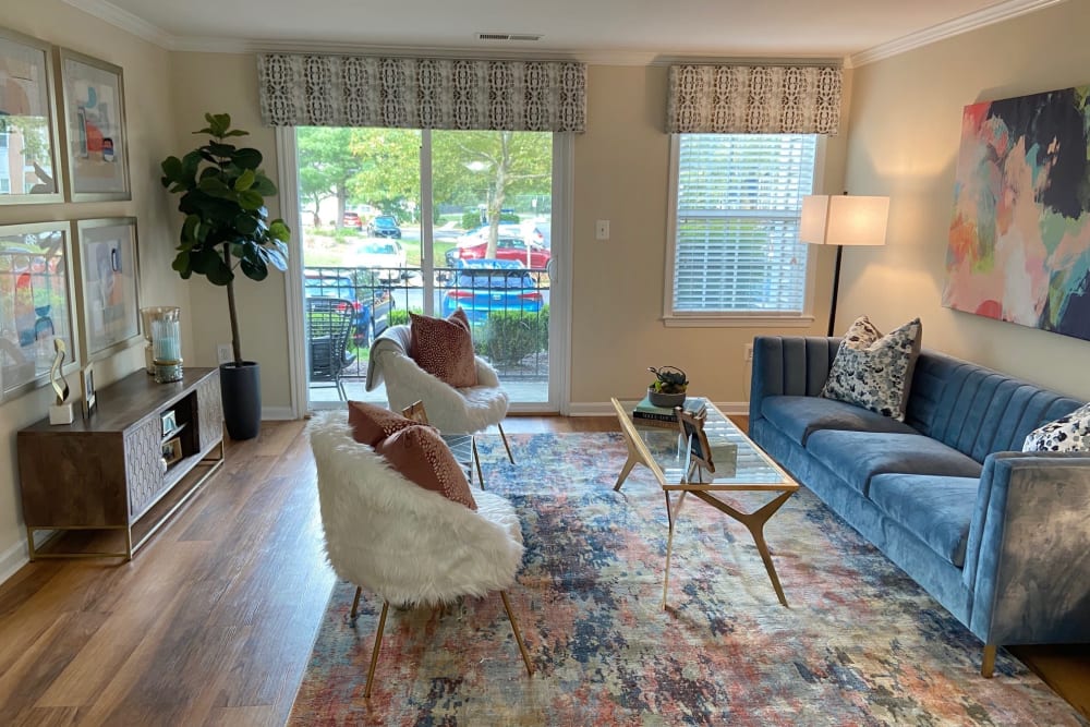 Spacious living room at Abbotts Run Apartments in Alexandria, Virginia.
