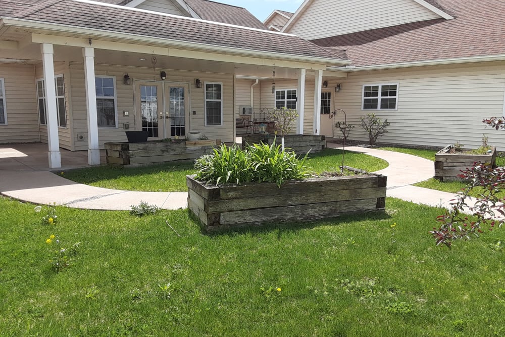 Outside grounds at Milestone Senior Living Eau Claire in Eau Claire, Wisconsin