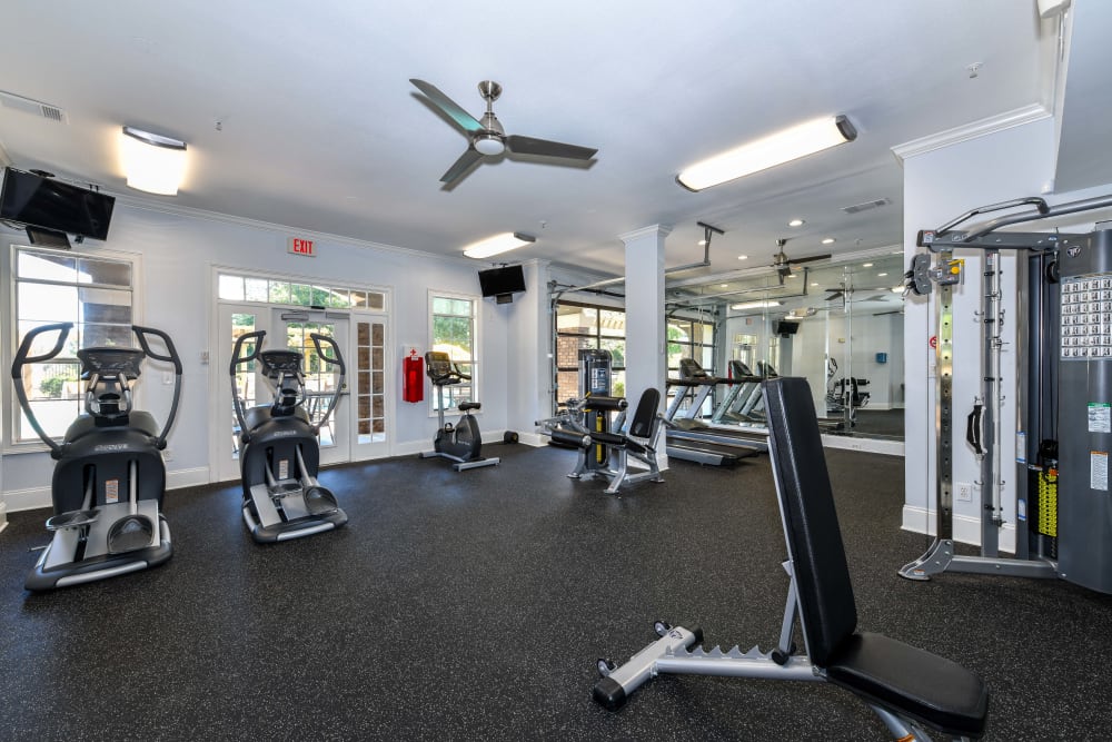 Well-equipped fitness center at 860 South in Stockbridge, Georgia