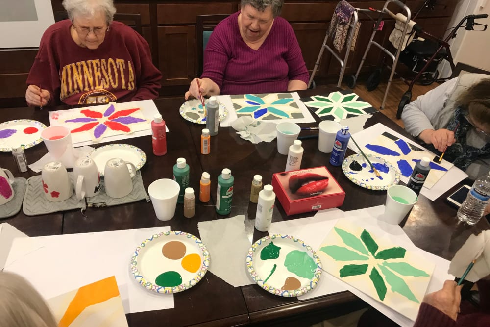 Arts and craft class at Edencrest at The Legacy in Norwalk, Iowa