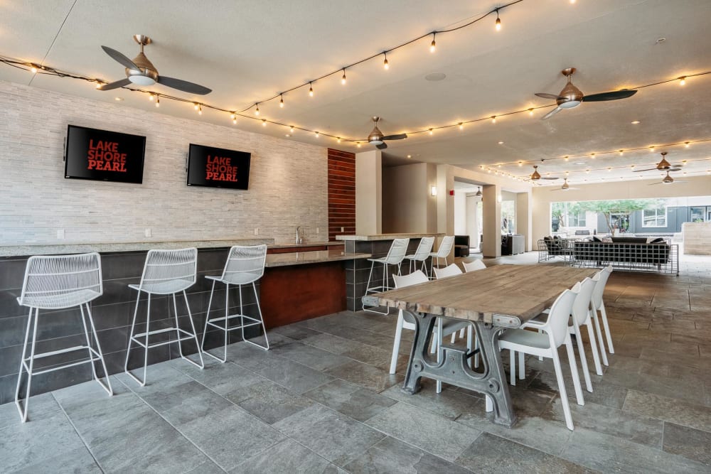 Covered open-air bar at Lakeshore Pearl in Austin, Texas