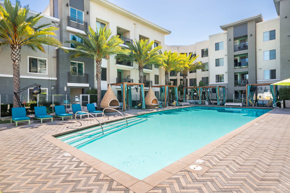 Refreshing swimming pool at Olympus Corsair in San Diego, California