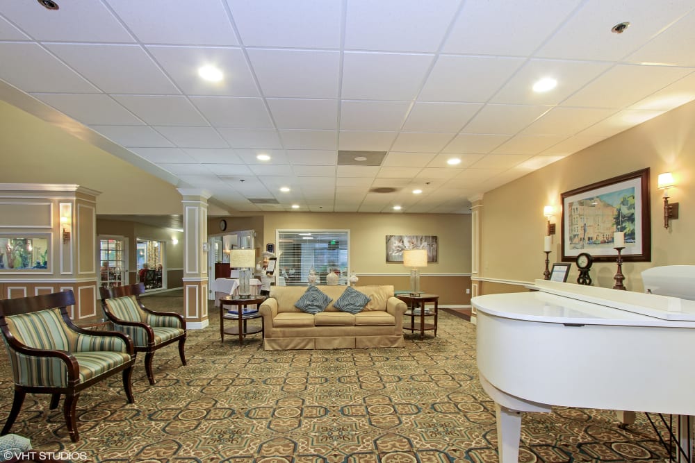 Spacious lobby at Merrill Gardens at Barkley Place in Fort Myers, Florida. 