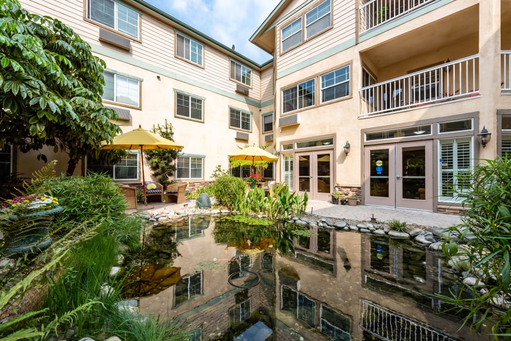 Beautiful outdoor courtyard at Cypress Place, Ventura in CA