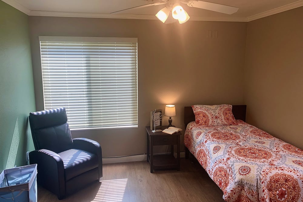 Cozy one bedroom apartment suite at Corridor Crossing Place in Cedar Rapids, Iowa