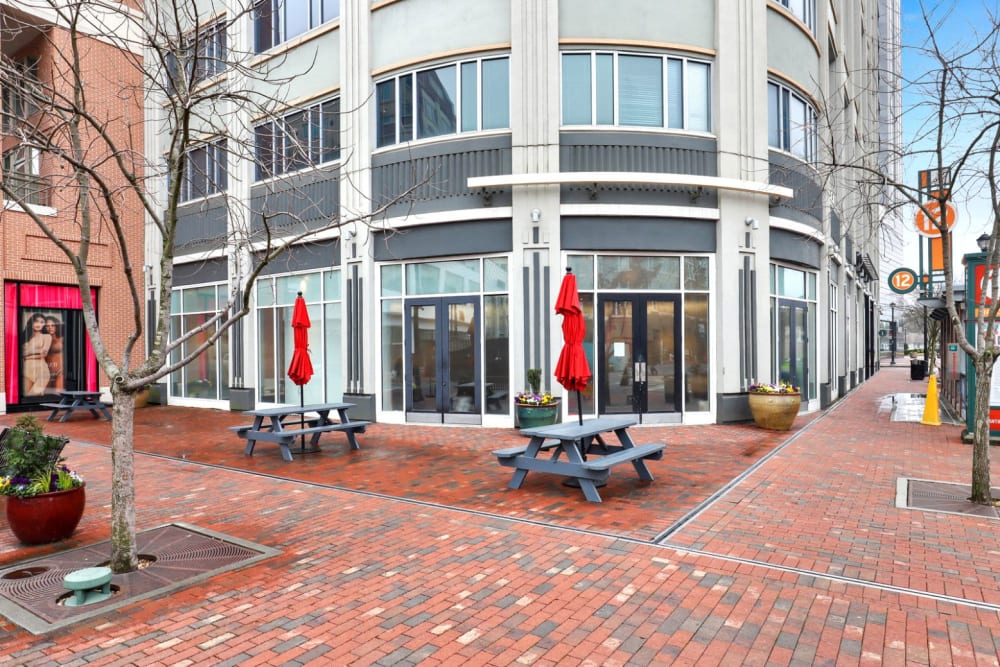 Exterior of 17th Street Lofts's building in Atlanta, Georgia