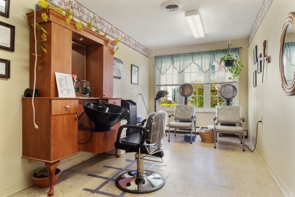 Onsite salon at The Hearth at Greenpoint in Liverpool, New York