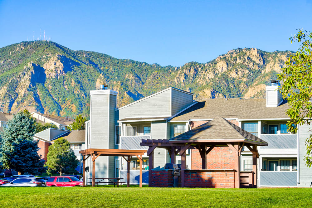 Exterior of Mountain View Apartment Homes in Colorado Springs, Colorado