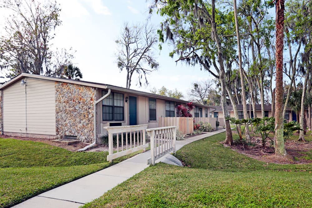 photos of nova wood apartments in daytona beach fl