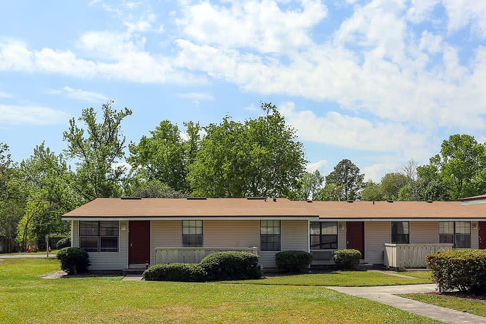 Exterior photo of Stonewood Apartments in Jacksonville, Florida