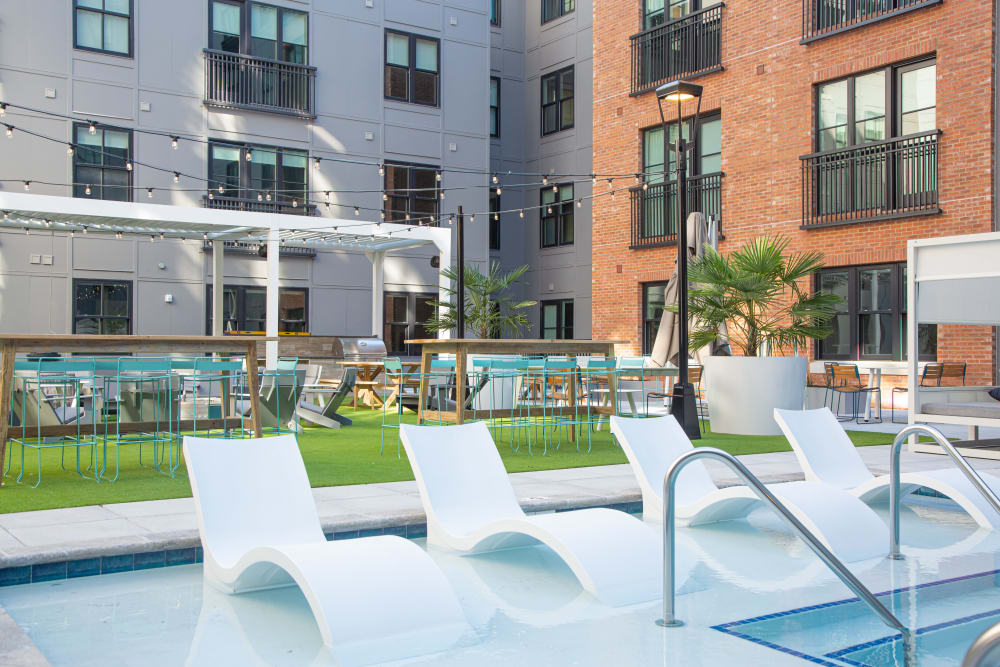 Resort-style swimming pool at 511 Meetingin Charleston, South Carolina