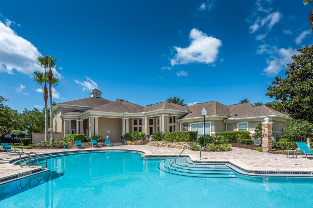 Refreshing swimming pool at Eddison at Deerwood Park in Jacksonville, Florida