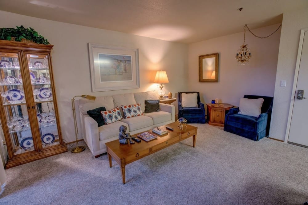 Living room at Golden Pond Retirement Community in Sacramento, California