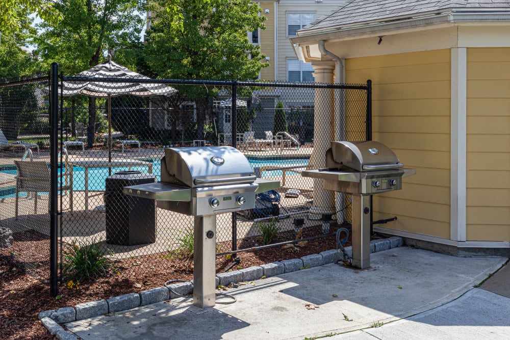 Outdoor community grilling area at Sofi at Salem Station in Salem, Massachusetts