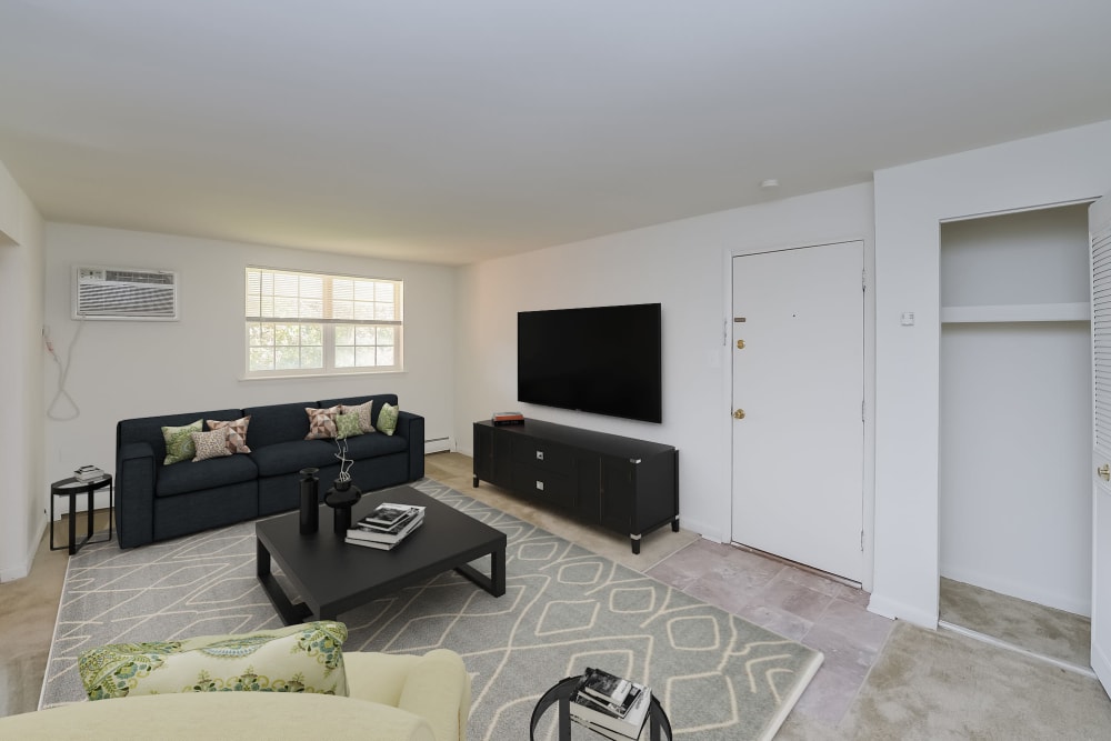 Apartments for Rent in Claymont, DE Woodacres Apartment Homes