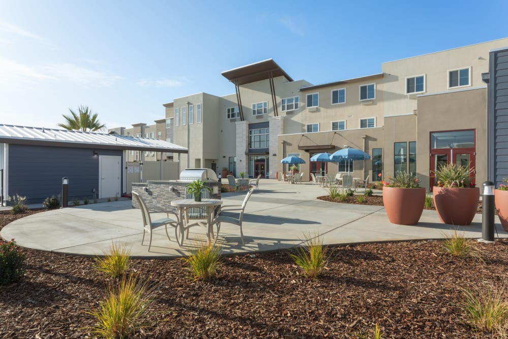 outdoor grill and seating area at WellQuest of Elk Grove in Elk Grove, California