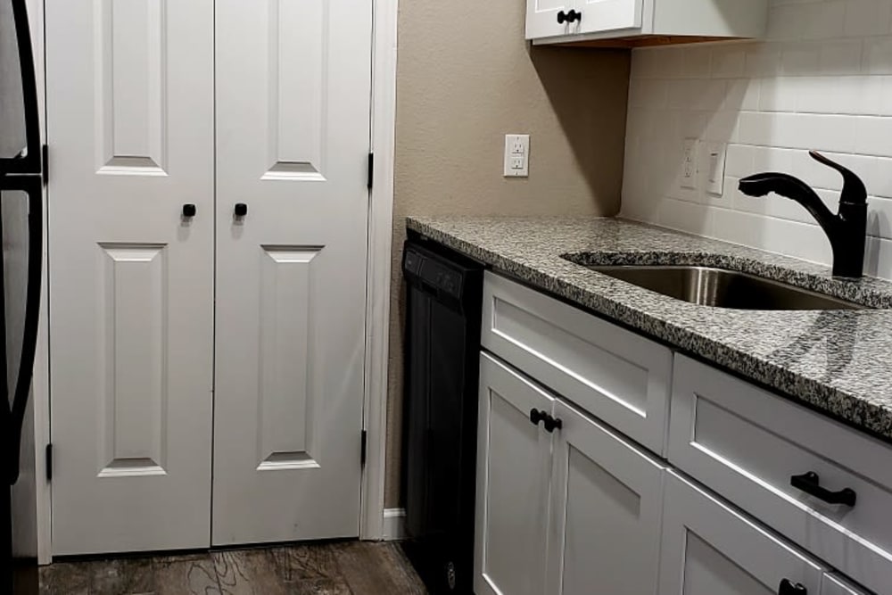 Fully equipped kitchen at Bateswood Manor in Houston, Texas