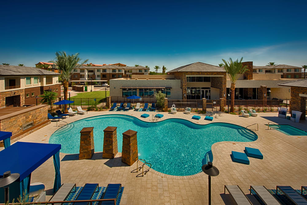 Luxury pool at Ocio Plaza Del Rio in Peoria, Arizona