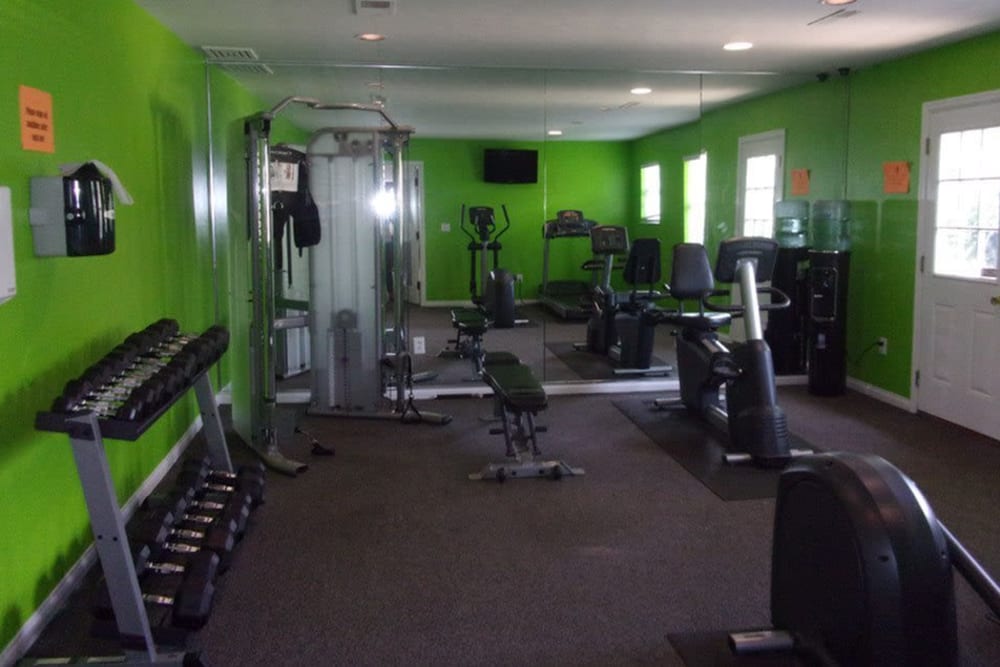 Fitness center at Cobblestone Grove Apartment Homes in Fairfield, Ohio