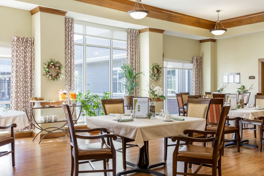 Dining hall at Edencrest at the Legacy