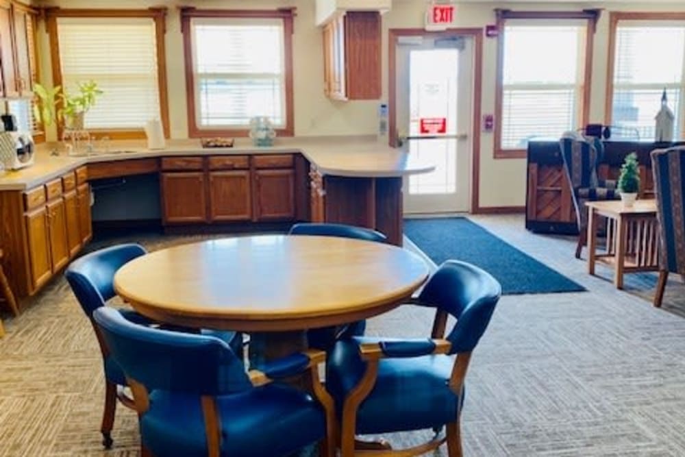 A full resident kitchen at Prairie Hills Tipton in Tipton, Iowa.