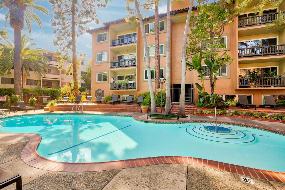 Resort-style swimming pool at Casa Granada in Los Angeles, California