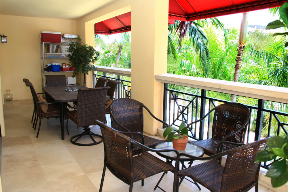 Outdoor patio lounge at The Heritage at Boca Raton in Boca Raton, Florida