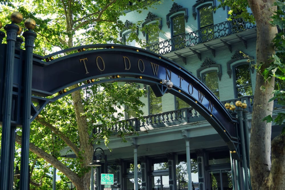 Photos of Clarendon House Apartments in Old Sacramento